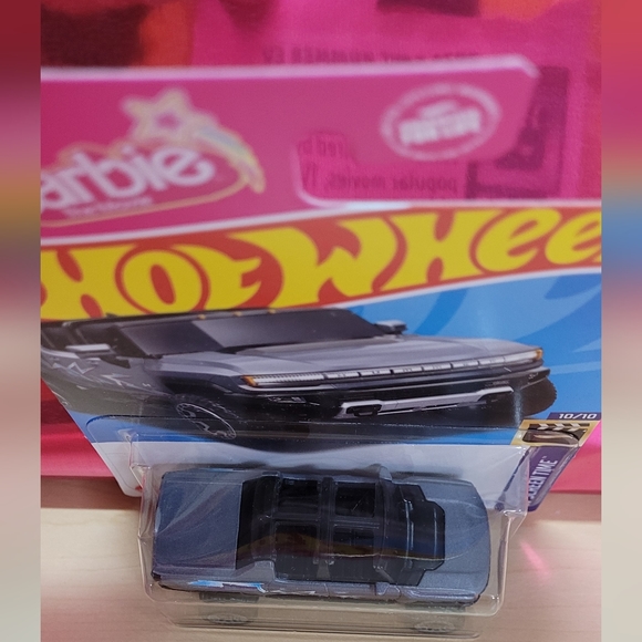 Hot Wheels Screen Time 10/10 2024 GMC Hummer EV Barbie The Movie 1:64 scale - Picture 3 of 4
